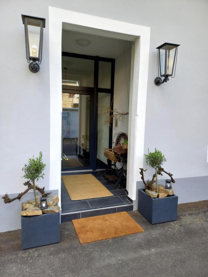 Altes Weingut Weinhaus Rebstock Apartment Winningen Exterior photo