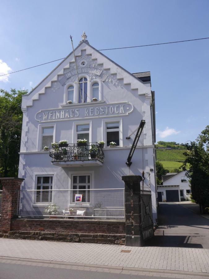 Altes Weingut Weinhaus Rebstock Apartment Winningen Exterior photo