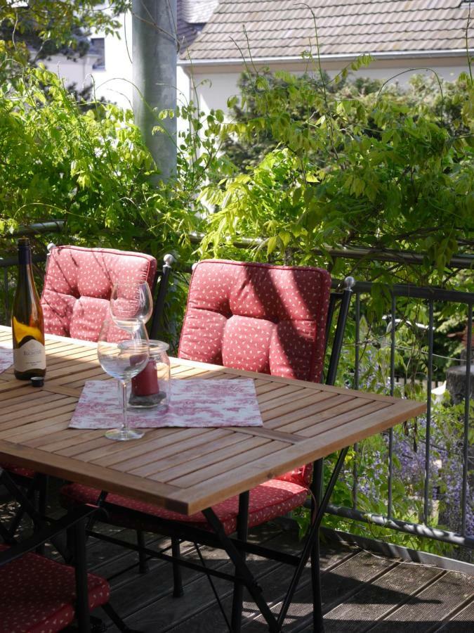 Altes Weingut Weinhaus Rebstock Apartment Winningen Exterior photo